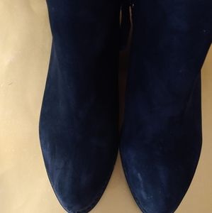 Vince Camuto boots size 6